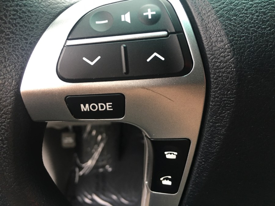 2012 Toyota Highlander 4WD 4dr V6 (Natl), available for sale in Bristol, Connecticut | Bristol Auto Center LLC. Bristol, Connecticut 2012 Toyota Highlander 4WD 4dr V6 (Natl), available for sale in Bristol, Connecticut | Bristol Auto Center LLC. Bristol, Connecticut