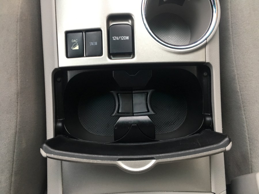 2012 Toyota Highlander 4WD 4dr V6 (Natl), available for sale in Bristol, Connecticut | Bristol Auto Center LLC. Bristol, Connecticut 2012 Toyota Highlander 4WD 4dr V6 (Natl), available for sale in Bristol, Connecticut | Bristol Auto Center LLC. Bristol, Connecticut