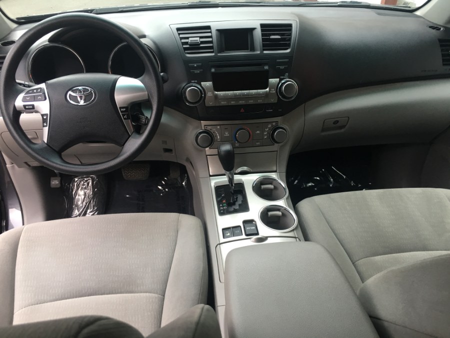 2012 Toyota Highlander 4WD 4dr V6 (Natl), available for sale in Bristol, Connecticut | Bristol Auto Center LLC. Bristol, Connecticut 2012 Toyota Highlander 4WD 4dr V6 (Natl), available for sale in Bristol, Connecticut | Bristol Auto Center LLC. Bristol, Connecticut