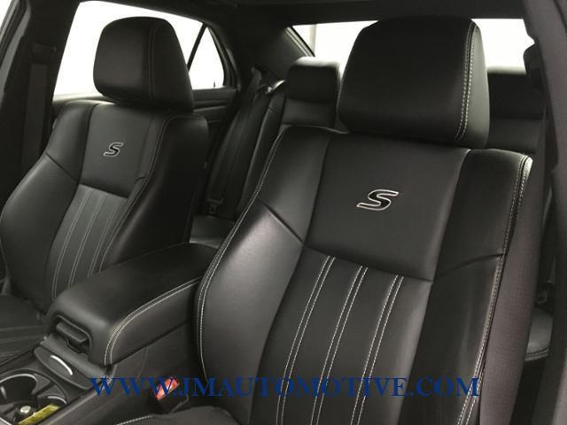 2016 Chrysler 300 4dr Sdn 300S AWD, available for sale in Naugatuck, Connecticut | J&M Automotive Sls&Svc LLC. Naugatuck, Connecticut 2016 Chrysler 300 4dr Sdn 300S AWD, available for sale in Naugatuck, Connecticut | J&M Automotive Sls&Svc LLC. Naugatuck, Connecticut