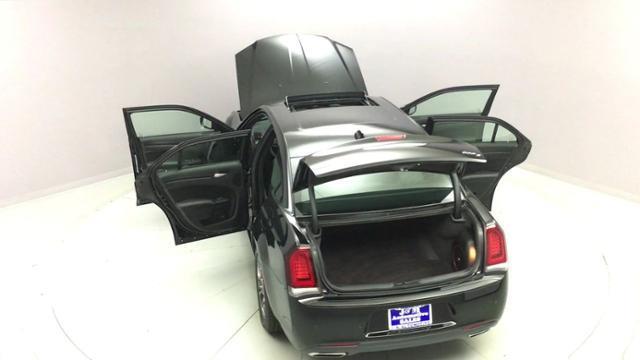 2016 Chrysler 300 4dr Sdn 300S AWD, available for sale in Naugatuck, Connecticut | J&M Automotive Sls&Svc LLC. Naugatuck, Connecticut 2016 Chrysler 300 4dr Sdn 300S AWD, available for sale in Naugatuck, Connecticut | J&M Automotive Sls&Svc LLC. Naugatuck, Connecticut