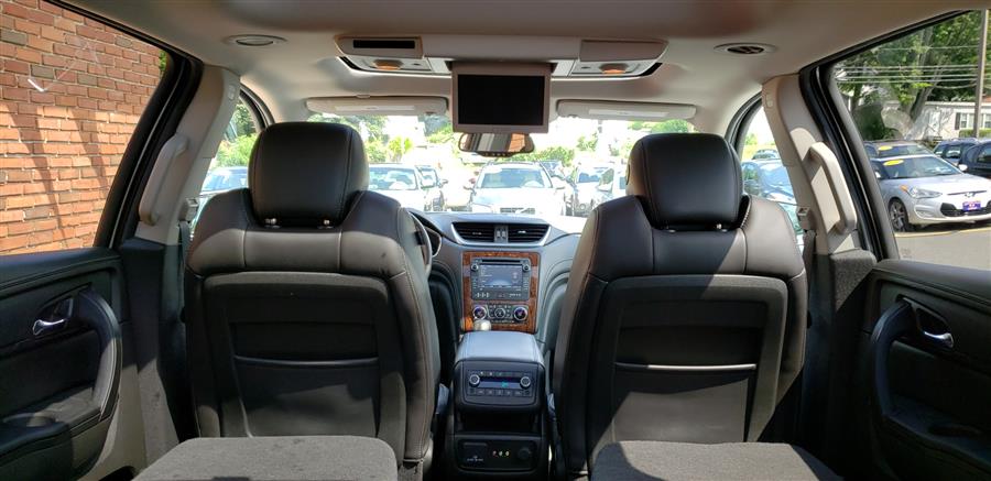 2014 Chevrolet Traverse AWD 4dr 2LT, available for sale in Waterbury, Connecticut | National Auto Brokers, Inc.. Waterbury, Connecticut 2014 Chevrolet Traverse AWD 4dr 2LT, available for sale in Waterbury, Connecticut | National Auto Brokers, Inc.. Waterbury, Connecticut