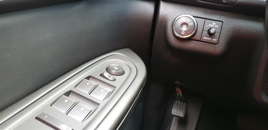 2014 Chevrolet Traverse AWD 4dr 2LT, available for sale in Waterbury, Connecticut | National Auto Brokers, Inc.. Waterbury, Connecticut 2014 Chevrolet Traverse AWD 4dr 2LT, available for sale in Waterbury, Connecticut | National Auto Brokers, Inc.. Waterbury, Connecticut