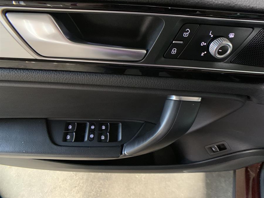 2017 Volkswagen Touareg V6 Wolfsburg Edition, available for sale in Stratford, Connecticut | Wiz Leasing Inc. Stratford, Connecticut 2017 Volkswagen Touareg V6 Wolfsburg Edition, available for sale in Stratford, Connecticut | Wiz Leasing Inc. Stratford, Connecticut