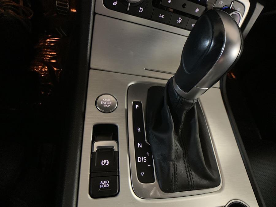 2017 Volkswagen Touareg V6 Wolfsburg Edition, available for sale in Stratford, Connecticut | Wiz Leasing Inc. Stratford, Connecticut 2017 Volkswagen Touareg V6 Wolfsburg Edition, available for sale in Stratford, Connecticut | Wiz Leasing Inc. Stratford, Connecticut