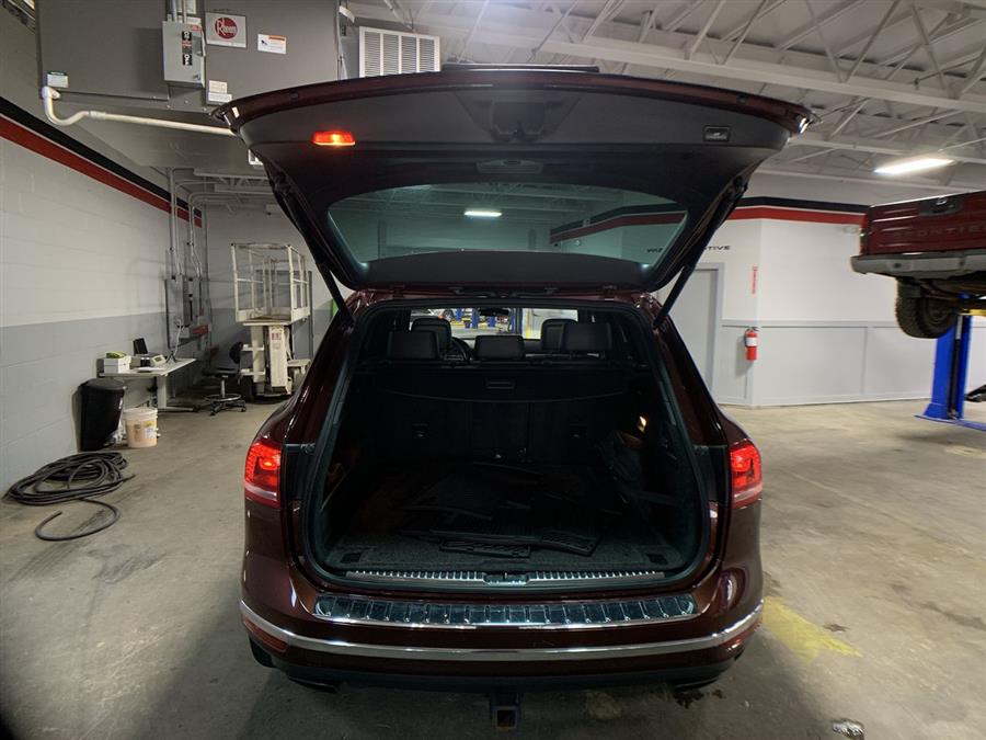 2017 Volkswagen Touareg V6 Wolfsburg Edition, available for sale in Stratford, Connecticut | Wiz Leasing Inc. Stratford, Connecticut 2017 Volkswagen Touareg V6 Wolfsburg Edition, available for sale in Stratford, Connecticut | Wiz Leasing Inc. Stratford, Connecticut