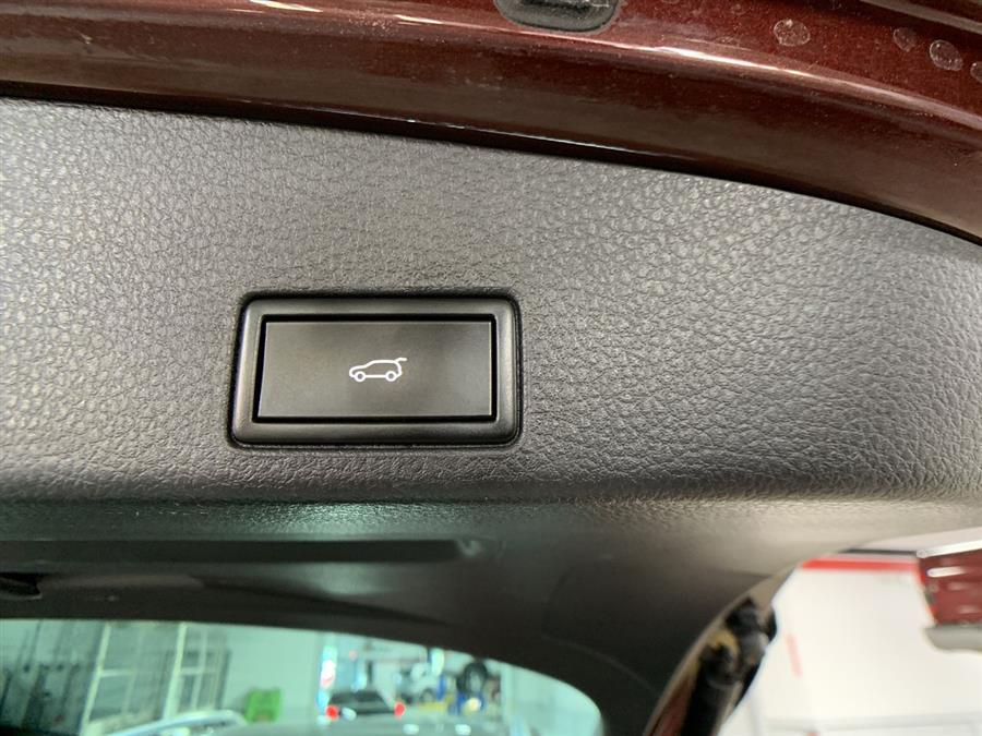 2017 Volkswagen Touareg V6 Wolfsburg Edition, available for sale in Stratford, Connecticut | Wiz Leasing Inc. Stratford, Connecticut 2017 Volkswagen Touareg V6 Wolfsburg Edition, available for sale in Stratford, Connecticut | Wiz Leasing Inc. Stratford, Connecticut