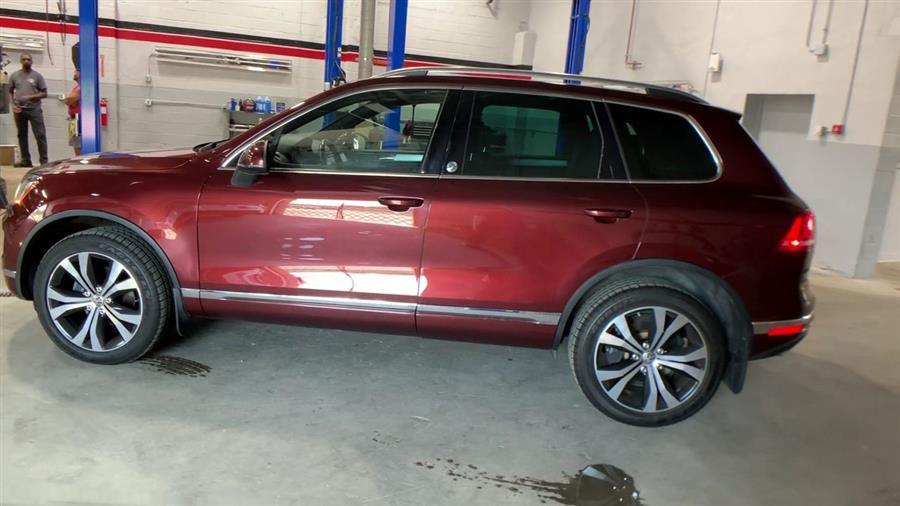 2017 Volkswagen Touareg V6 Wolfsburg Edition, available for sale in Stratford, Connecticut | Wiz Leasing Inc. Stratford, Connecticut 2017 Volkswagen Touareg V6 Wolfsburg Edition, available for sale in Stratford, Connecticut | Wiz Leasing Inc. Stratford, Connecticut