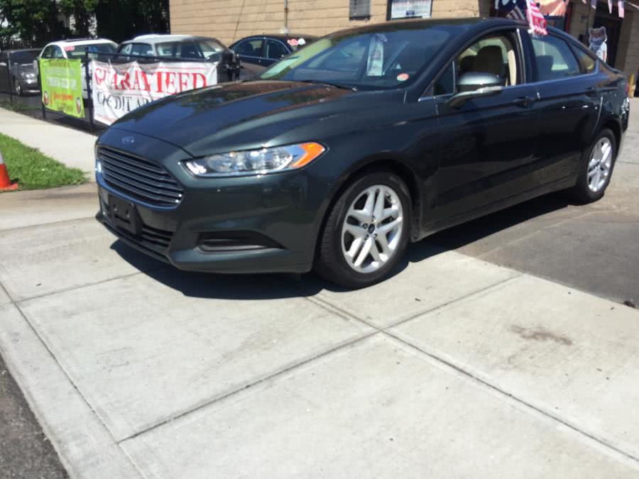 2015 Ford Fusion 4dr Sdn SE FWD, available for sale in Stratford, Connecticut | Mike's Motors LLC. Stratford, Connecticut