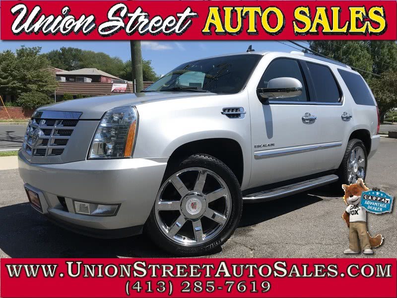 2011 Cadillac Escalade AWD 4dr Luxury, available for sale in West Springfield, Massachusetts | Union Street Auto Sales. West Springfield, Massachusetts