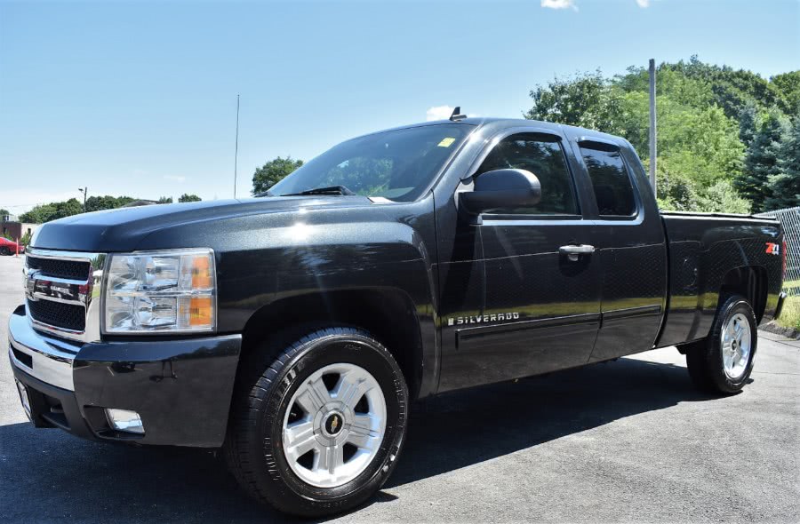 2009 Chevrolet Silverado 1500 4WD Ext Cab 143.5" LT, available for sale in Berlin, Connecticut | Tru Auto Mall. Berlin, Connecticut