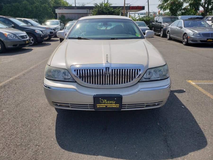 2003 Lincoln Town Car 4dr Sdn Cartier L, available for sale in Little Ferry, New Jersey | Victoria Preowned Autos Inc. Little Ferry, New Jersey