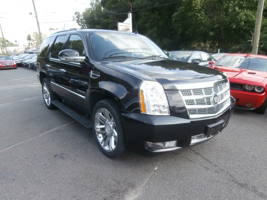 2011 Cadillac Escalade AWD 4dr Platinum Edition, available for sale in Waterbury, Connecticut | Jim Juliani Motors. Waterbury, Connecticut
