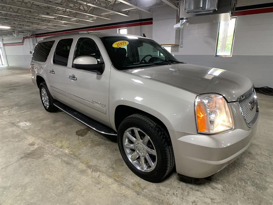 2009 GMC Yukon XL Denali AWD 4dr 1500, available for sale in Stratford, Connecticut | Wiz Leasing Inc. Stratford, Connecticut