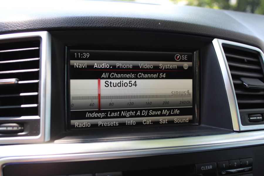2013 Mercedes-Benz M-Class 4MATIC 4dr ML350, available for sale in Great Neck, New York | Great Neck Car Buyers & Sellers. Great Neck, New York 2013 Mercedes-Benz M-Class 4MATIC 4dr ML350, available for sale in Great Neck, New York | Great Neck Car Buyers & Sellers. Great Neck, New York
