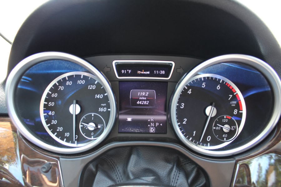 2013 Mercedes-Benz M-Class 4MATIC 4dr ML350, available for sale in Great Neck, New York | Great Neck Car Buyers & Sellers. Great Neck, New York 2013 Mercedes-Benz M-Class 4MATIC 4dr ML350, available for sale in Great Neck, New York | Great Neck Car Buyers & Sellers. Great Neck, New York