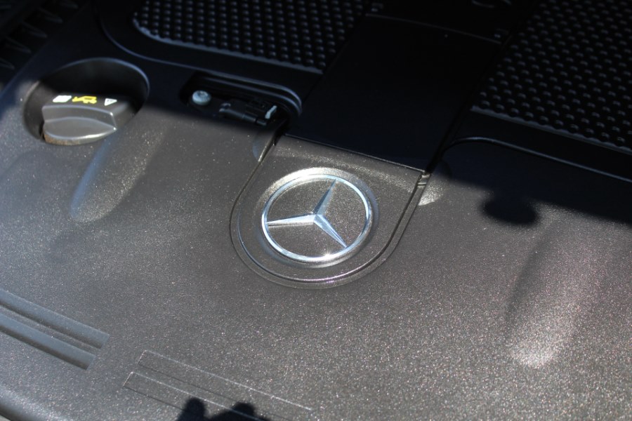 2013 Mercedes-Benz M-Class 4MATIC 4dr ML350, available for sale in Great Neck, New York | Great Neck Car Buyers & Sellers. Great Neck, New York 2013 Mercedes-Benz M-Class 4MATIC 4dr ML350, available for sale in Great Neck, New York | Great Neck Car Buyers & Sellers. Great Neck, New York