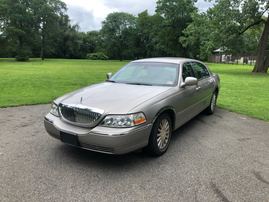2003 Lincoln Town Car 4dr Sdn Signature, available for sale in Lyndhurst, New Jersey | Cars With Deals. Lyndhurst, New Jersey