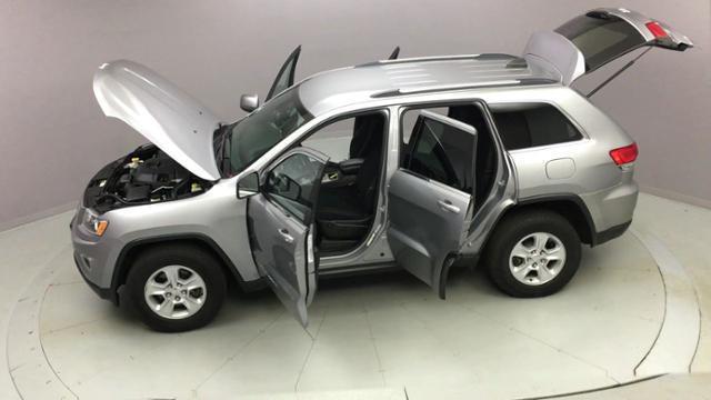 2015 Jeep Grand Cherokee 4WD 4dr Laredo, available for sale in Naugatuck, Connecticut | J&M Automotive Sls&Svc LLC. Naugatuck, Connecticut 2015 Jeep Grand Cherokee 4WD 4dr Laredo, available for sale in Naugatuck, Connecticut | J&M Automotive Sls&Svc LLC. Naugatuck, Connecticut