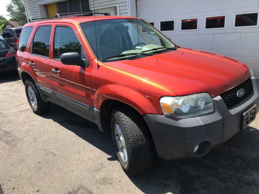 Used Ford Escape 4WD 4dr V6 Auto XLT 2007 | Wallingford Auto Center LLC. Wallingford, Connecticut