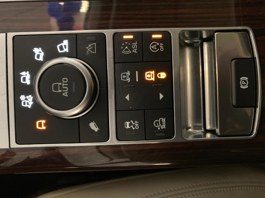 Used Land Rover Range Rover 4WD 4dr Supercharged 2016 | Northshore Motors. Syosset , New York Used Land Rover Range Rover 4WD 4dr Supercharged 2016 | Northshore Motors. Syosset , New York