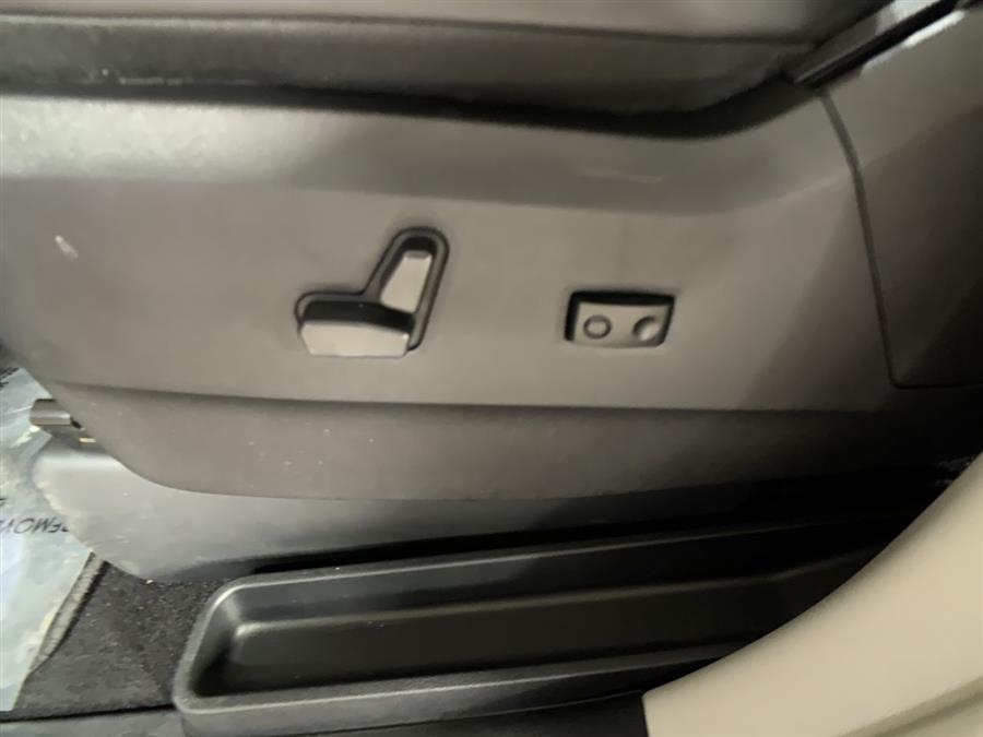 2016 Chrysler Town & Country 4dr Wgn Limited, available for sale in Stratford, Connecticut | Wiz Leasing Inc. Stratford, Connecticut 2016 Chrysler Town & Country 4dr Wgn Limited, available for sale in Stratford, Connecticut | Wiz Leasing Inc. Stratford, Connecticut