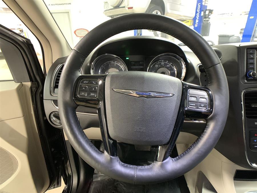 2016 Chrysler Town & Country 4dr Wgn Limited, available for sale in Stratford, Connecticut | Wiz Leasing Inc. Stratford, Connecticut 2016 Chrysler Town & Country 4dr Wgn Limited, available for sale in Stratford, Connecticut | Wiz Leasing Inc. Stratford, Connecticut