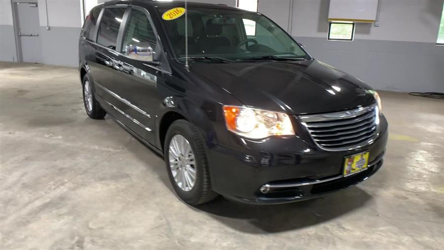 2016 Chrysler Town & Country 4dr Wgn Limited, available for sale in Stratford, Connecticut | Wiz Leasing Inc. Stratford, Connecticut 2016 Chrysler Town & Country 4dr Wgn Limited, available for sale in Stratford, Connecticut | Wiz Leasing Inc. Stratford, Connecticut