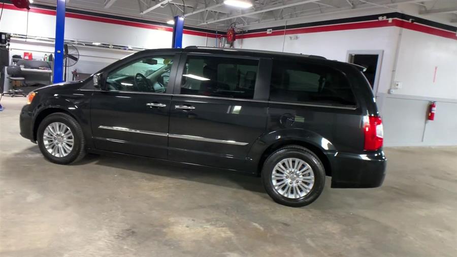 2016 Chrysler Town & Country 4dr Wgn Limited, available for sale in Stratford, Connecticut | Wiz Leasing Inc. Stratford, Connecticut 2016 Chrysler Town & Country 4dr Wgn Limited, available for sale in Stratford, Connecticut | Wiz Leasing Inc. Stratford, Connecticut