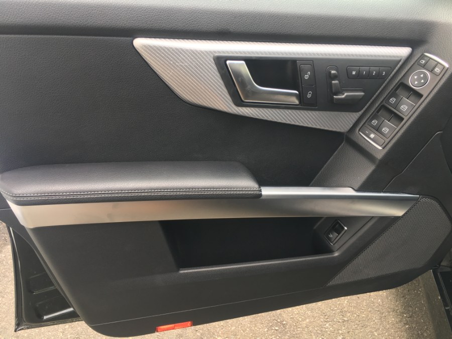 2014 Mercedes-Benz GLK-Class 4MATIC 4dr GLK350, available for sale in Bristol, Connecticut | Bristol Auto Center LLC. Bristol, Connecticut 2014 Mercedes-Benz GLK-Class 4MATIC 4dr GLK350, available for sale in Bristol, Connecticut | Bristol Auto Center LLC. Bristol, Connecticut