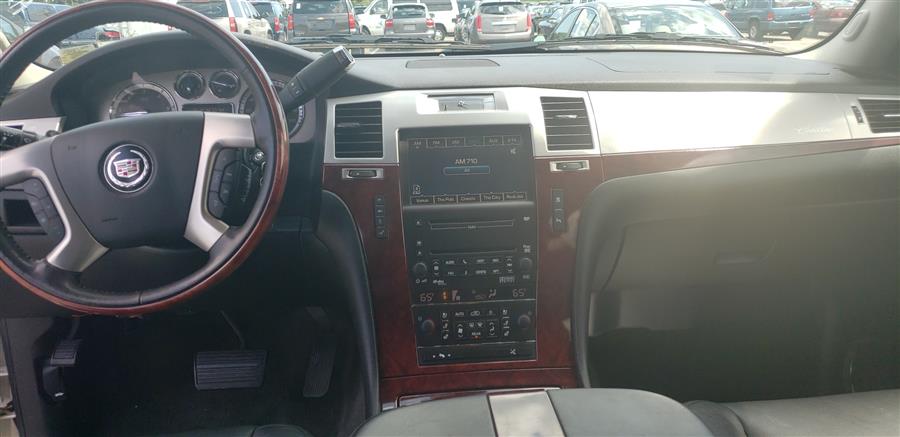 2010 Cadillac Escalade ESV AWD 4dr Premium, available for sale in Lynbrook, New York | ACA Auto Sales. Lynbrook, New York 2010 Cadillac Escalade ESV AWD 4dr Premium, available for sale in Lynbrook, New York | ACA Auto Sales. Lynbrook, New York