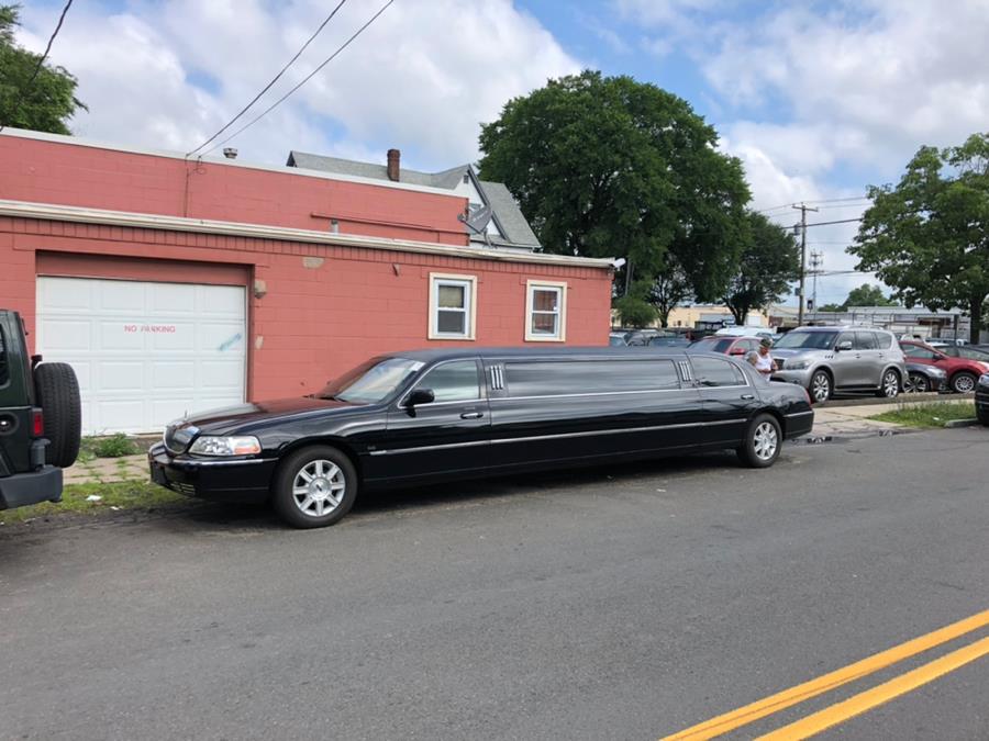 2008 Lincoln Town Car 4dr Sdn Executive w/Limousine Pkg, available for sale in New Haven, Connecticut | Primetime Auto Sales and Repair. New Haven, Connecticut 2008 Lincoln Town Car 4dr Sdn Executive w/Limousine Pkg, available for sale in New Haven, Connecticut | Primetime Auto Sales and Repair. New Haven, Connecticut