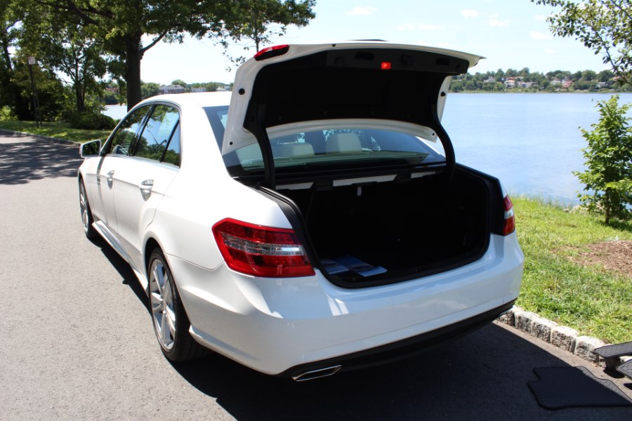 2013 Mercedes-Benz E-Class 4dr Sdn E350 Luxury 4MATIC, available for sale in Great Neck, New York | Great Neck Car Buyers & Sellers. Great Neck, New York 2013 Mercedes-Benz E-Class 4dr Sdn E350 Luxury 4MATIC, available for sale in Great Neck, New York | Great Neck Car Buyers & Sellers. Great Neck, New York