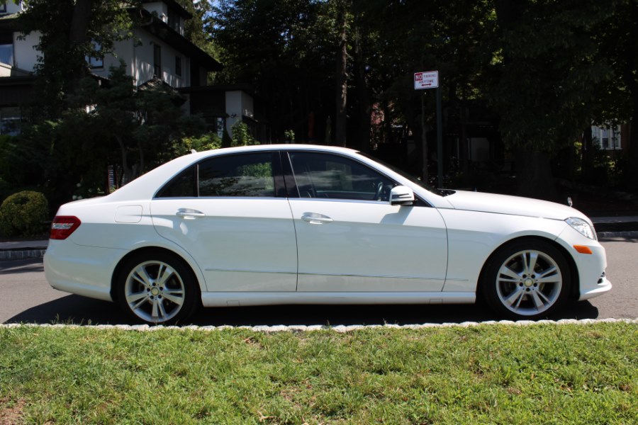 2013 Mercedes-Benz E-Class 4dr Sdn E350 Luxury 4MATIC, available for sale in Great Neck, New York | Great Neck Car Buyers & Sellers. Great Neck, New York 2013 Mercedes-Benz E-Class 4dr Sdn E350 Luxury 4MATIC, available for sale in Great Neck, New York | Great Neck Car Buyers & Sellers. Great Neck, New York