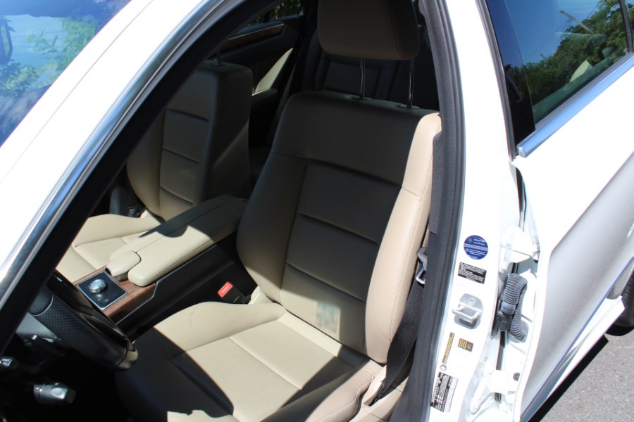 2013 Mercedes-Benz E-Class 4dr Sdn E350 Luxury 4MATIC, available for sale in Great Neck, New York | Great Neck Car Buyers & Sellers. Great Neck, New York 2013 Mercedes-Benz E-Class 4dr Sdn E350 Luxury 4MATIC, available for sale in Great Neck, New York | Great Neck Car Buyers & Sellers. Great Neck, New York