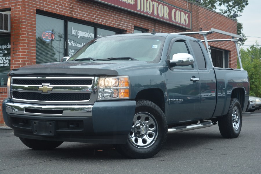 2009 Chevrolet Silverado 1500 4WD Ext Cab 143.5" Work Truck, available for sale in ENFIELD, Connecticut | Longmeadow Motor Cars. ENFIELD, Connecticut
