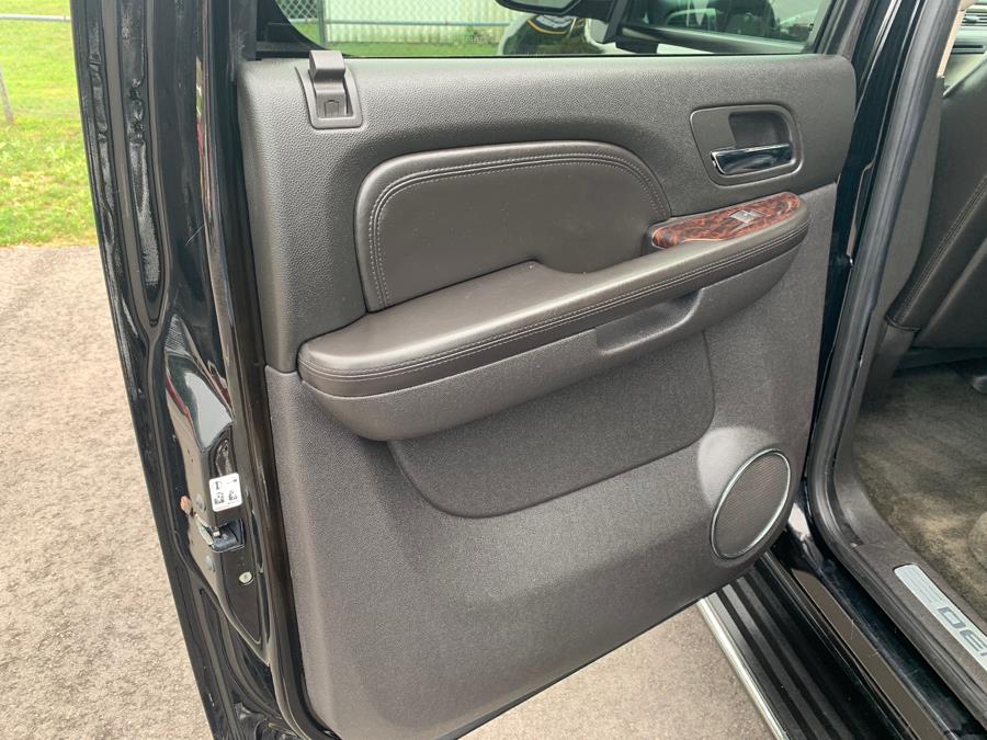 2007 GMC Yukon XL Denali AWD 4dr 1500, available for sale in South Windsor, Connecticut | Mike And Tony Auto Sales, Inc. South Windsor, Connecticut 2007 GMC Yukon XL Denali AWD 4dr 1500, available for sale in South Windsor, Connecticut | Mike And Tony Auto Sales, Inc. South Windsor, Connecticut