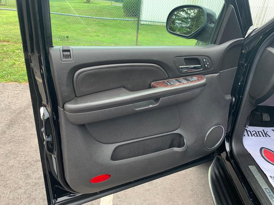 2007 GMC Yukon XL Denali AWD 4dr 1500, available for sale in South Windsor, Connecticut | Mike And Tony Auto Sales, Inc. South Windsor, Connecticut 2007 GMC Yukon XL Denali AWD 4dr 1500, available for sale in South Windsor, Connecticut | Mike And Tony Auto Sales, Inc. South Windsor, Connecticut