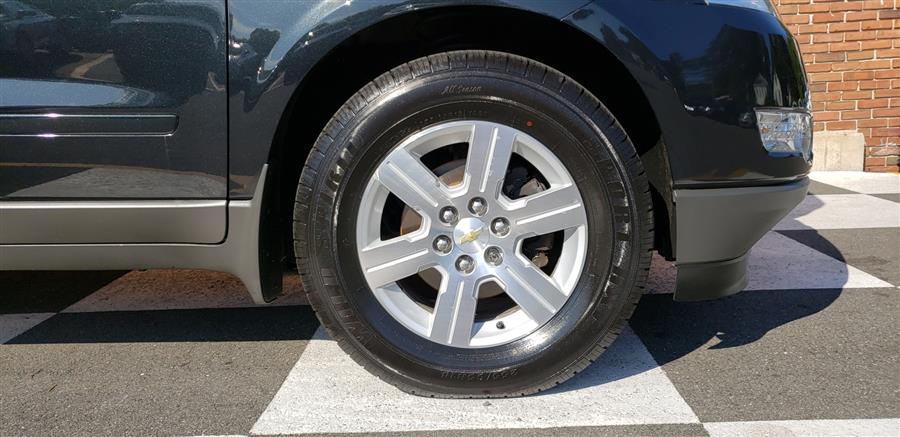 2011 Chevrolet Traverse AWD 4dr 2LT, available for sale in Waterbury, Connecticut | National Auto Brokers, Inc.. Waterbury, Connecticut 2011 Chevrolet Traverse AWD 4dr 2LT, available for sale in Waterbury, Connecticut | National Auto Brokers, Inc.. Waterbury, Connecticut