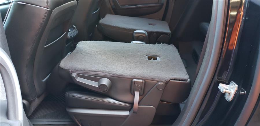 2011 Chevrolet Traverse AWD 4dr 2LT, available for sale in Waterbury, Connecticut | National Auto Brokers, Inc.. Waterbury, Connecticut 2011 Chevrolet Traverse AWD 4dr 2LT, available for sale in Waterbury, Connecticut | National Auto Brokers, Inc.. Waterbury, Connecticut