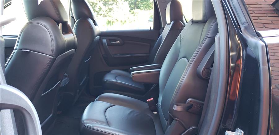 2011 Chevrolet Traverse AWD 4dr 2LT, available for sale in Waterbury, Connecticut | National Auto Brokers, Inc.. Waterbury, Connecticut 2011 Chevrolet Traverse AWD 4dr 2LT, available for sale in Waterbury, Connecticut | National Auto Brokers, Inc.. Waterbury, Connecticut