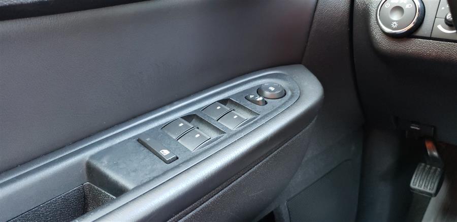 2011 Chevrolet Traverse AWD 4dr 2LT, available for sale in Waterbury, Connecticut | National Auto Brokers, Inc.. Waterbury, Connecticut 2011 Chevrolet Traverse AWD 4dr 2LT, available for sale in Waterbury, Connecticut | National Auto Brokers, Inc.. Waterbury, Connecticut