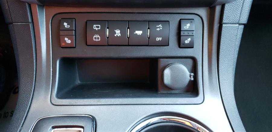 2011 Chevrolet Traverse AWD 4dr 2LT, available for sale in Waterbury, Connecticut | National Auto Brokers, Inc.. Waterbury, Connecticut 2011 Chevrolet Traverse AWD 4dr 2LT, available for sale in Waterbury, Connecticut | National Auto Brokers, Inc.. Waterbury, Connecticut