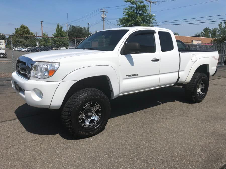 2006 Toyota Tacoma Access 128" V6 Manual 4WD (Natl), available for sale in Milford, Connecticut | Chip's Auto Sales Inc. Milford, Connecticut