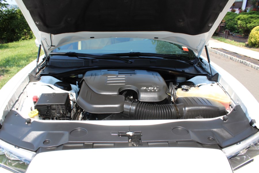 2014 Dodge Charger 4dr Sdn SXT AWD, available for sale in Great Neck, New York | Great Neck Car Buyers & Sellers. Great Neck, New York 2014 Dodge Charger 4dr Sdn SXT AWD, available for sale in Great Neck, New York | Great Neck Car Buyers & Sellers. Great Neck, New York