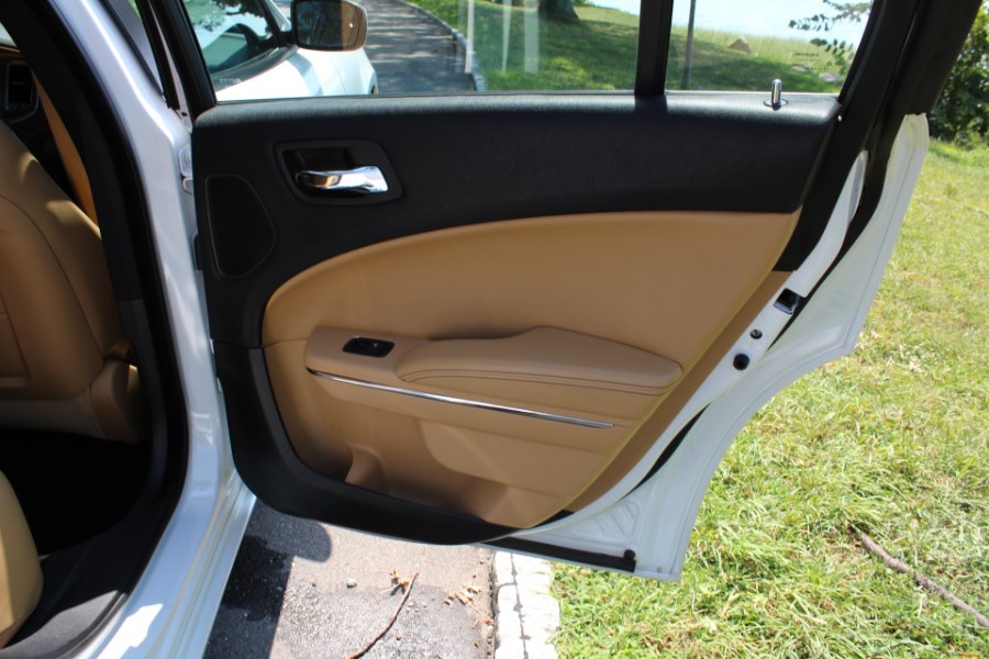 2014 Dodge Charger 4dr Sdn SXT AWD, available for sale in Great Neck, New York | Great Neck Car Buyers & Sellers. Great Neck, New York 2014 Dodge Charger 4dr Sdn SXT AWD, available for sale in Great Neck, New York | Great Neck Car Buyers & Sellers. Great Neck, New York