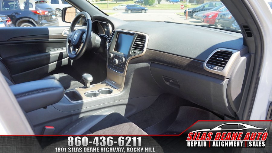 2015 Jeep Grand Cherokee 4WD 4dr Laredo, available for sale in Rocky Hill , Connecticut | Silas Deane Auto LLC. Rocky Hill , Connecticut 2015 Jeep Grand Cherokee 4WD 4dr Laredo, available for sale in Rocky Hill , Connecticut | Silas Deane Auto LLC. Rocky Hill , Connecticut