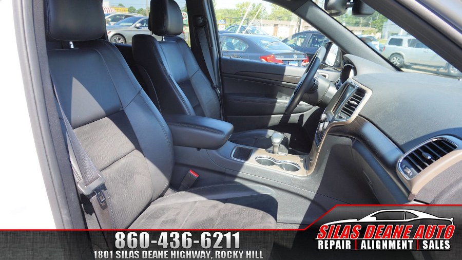2015 Jeep Grand Cherokee 4WD 4dr Laredo, available for sale in Rocky Hill , Connecticut | Silas Deane Auto LLC. Rocky Hill , Connecticut 2015 Jeep Grand Cherokee 4WD 4dr Laredo, available for sale in Rocky Hill , Connecticut | Silas Deane Auto LLC. Rocky Hill , Connecticut