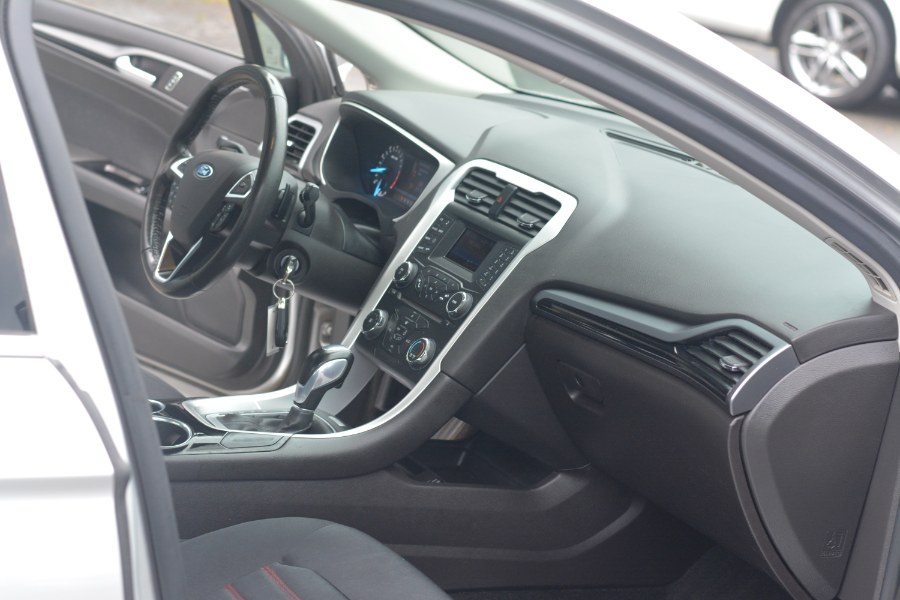 2013 Ford Fusion 4dr Sdn SE FWD, available for sale in Ashland, Massachusetts | New Beginning Auto Service Inc. Ashland, Massachusetts 2013 Ford Fusion 4dr Sdn SE FWD, available for sale in Ashland, Massachusetts | New Beginning Auto Service Inc. Ashland, Massachusetts
