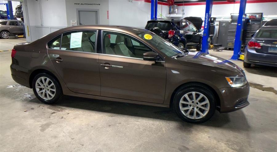 2014 Volkswagen Jetta Sedan 4dr Man SE w/Connectivity/Sunroof PZEV, available for sale in Stratford, Connecticut | Wiz Leasing Inc. Stratford, Connecticut 2014 Volkswagen Jetta Sedan 4dr Man SE w/Connectivity/Sunroof PZEV, available for sale in Stratford, Connecticut | Wiz Leasing Inc. Stratford, Connecticut